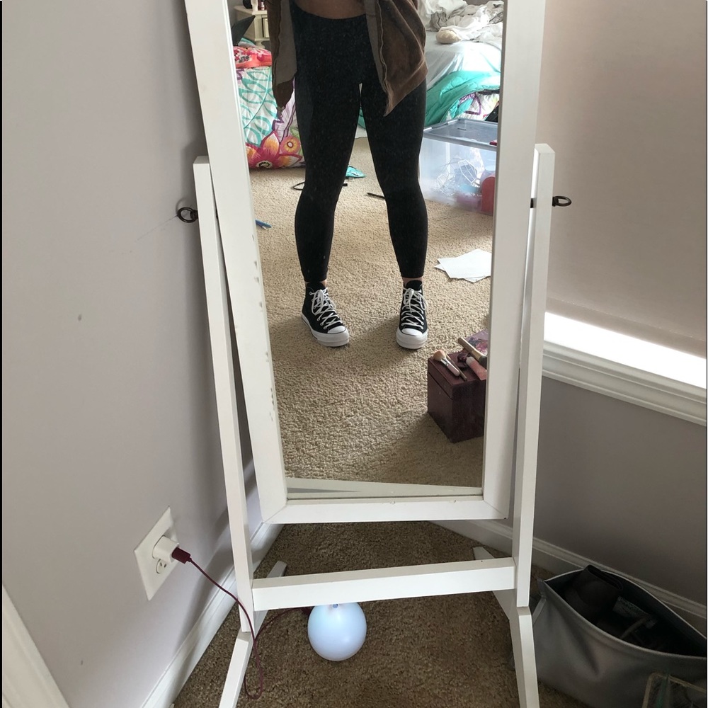 Lululemon Wunder Under 28” size 6